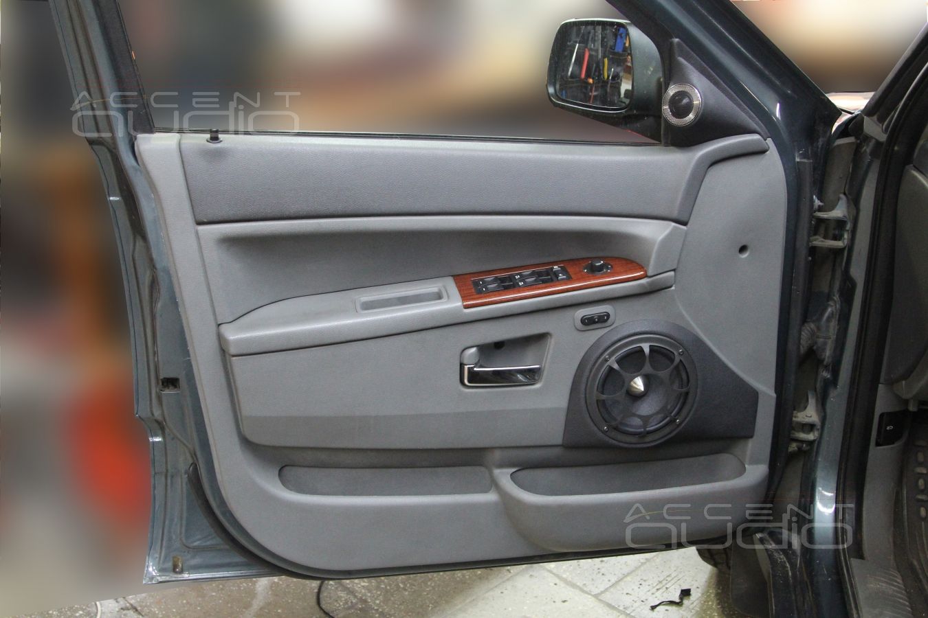 Грубый Hi-End для Jeep Grand Cherokee 2008