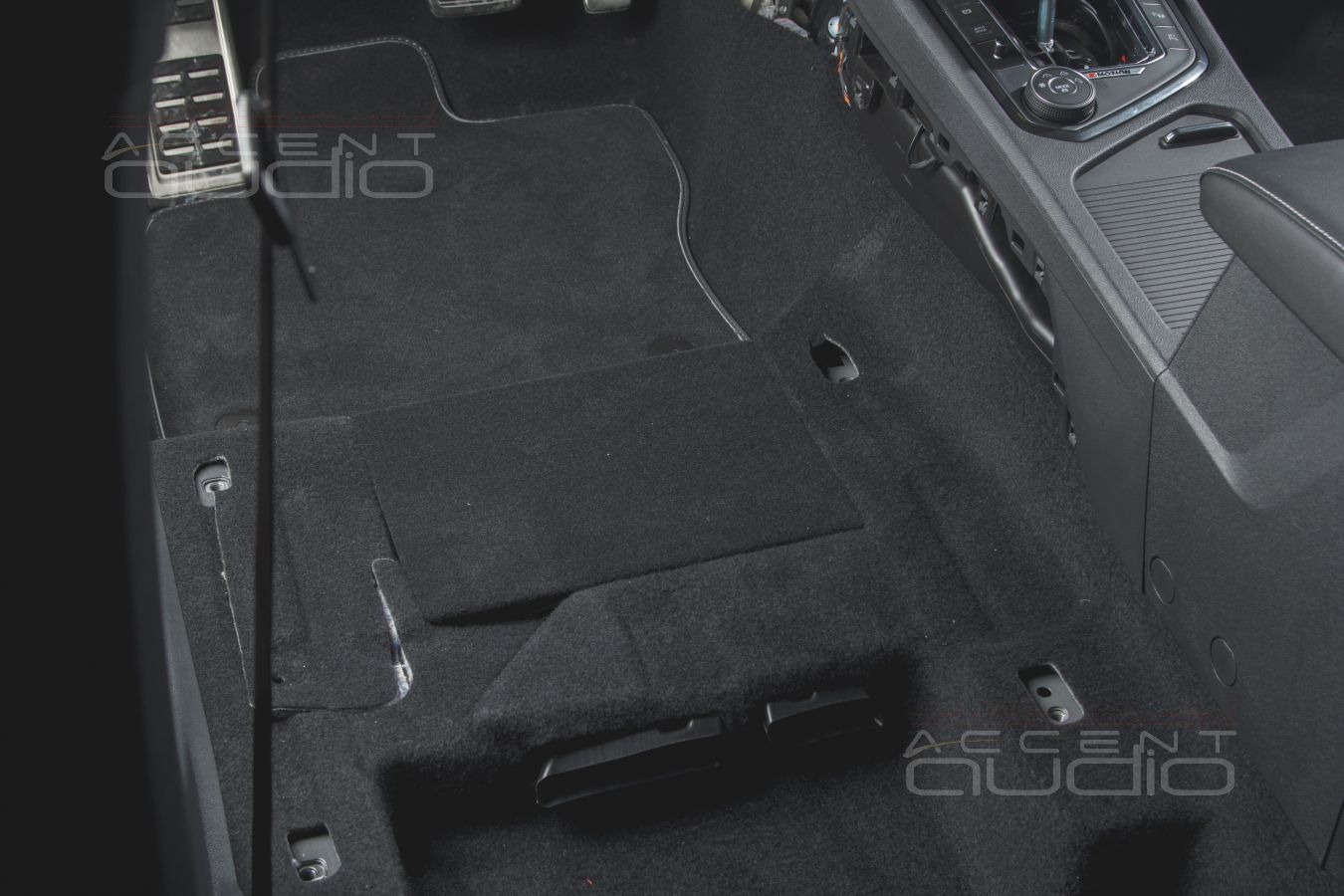 Установка немецких усилителей Helix и Mosconi в новый VW Tiguan 2 Restyle