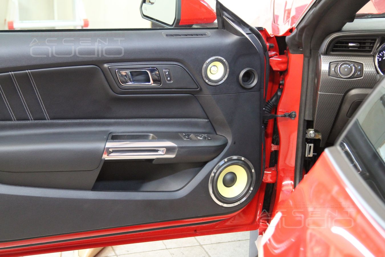 Установка новой акустики в Ford Mustang 2016