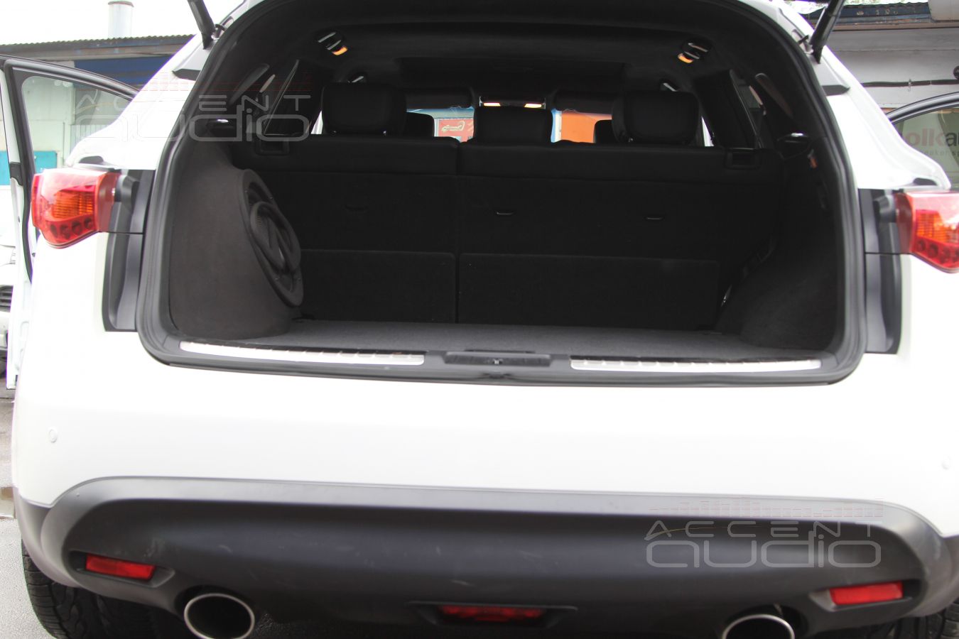 Сабвуфер в Infiniti FX