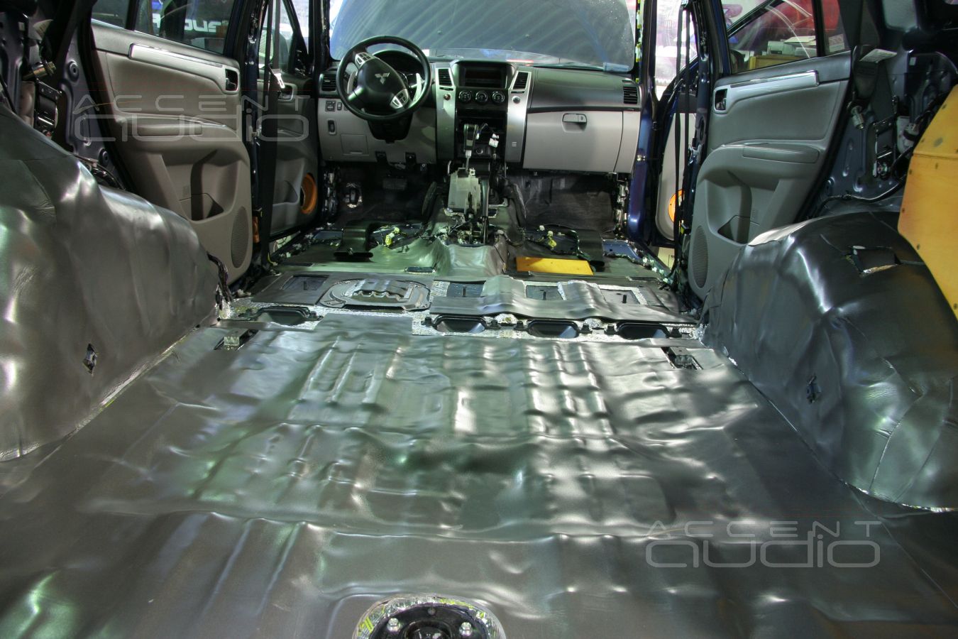 Hi-End для Mitsubishi Pajero Sport. Наше решение для настоящего звука в рамном внедорожнике Mitsubishi