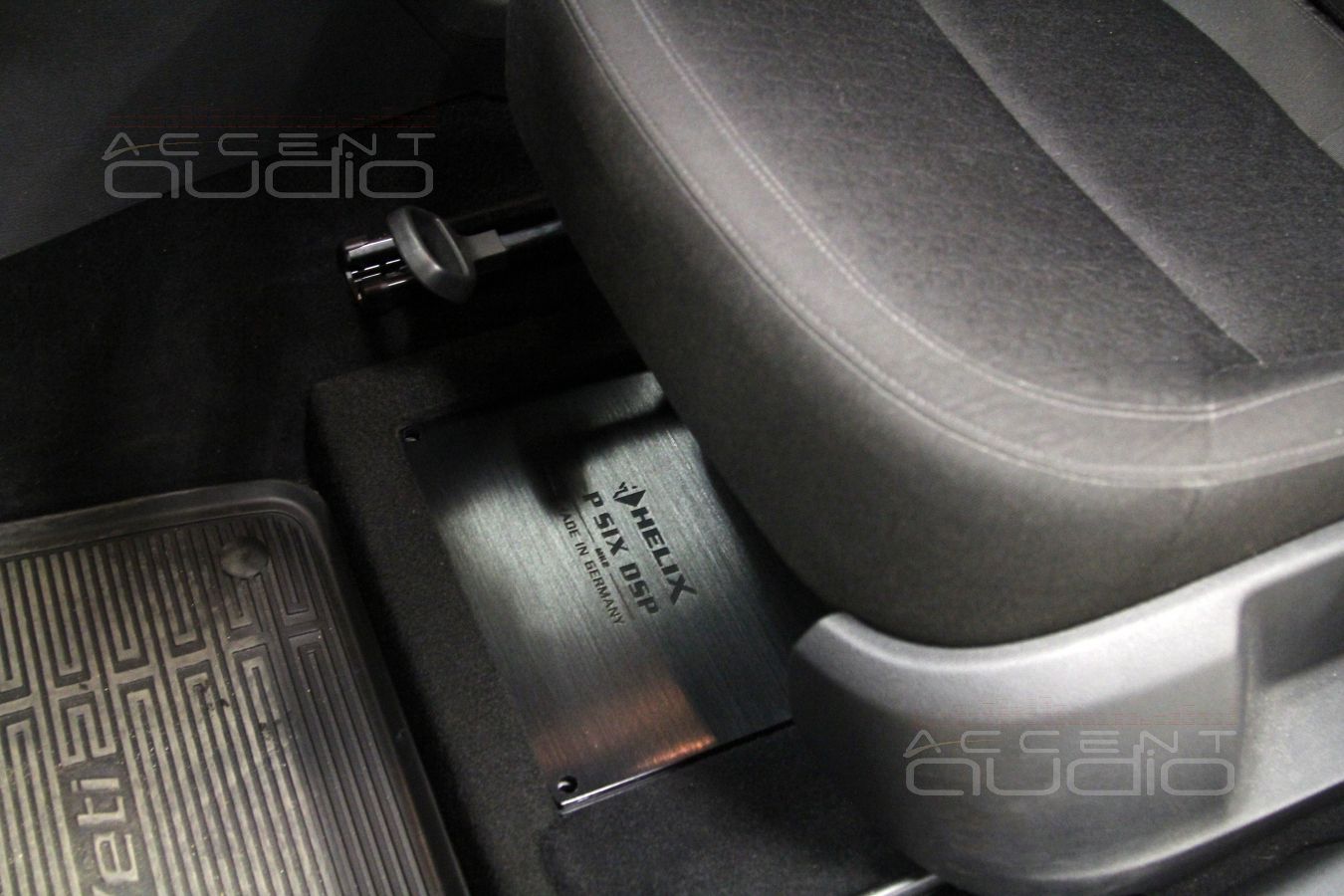 Установка процессорного усилителя под сидение