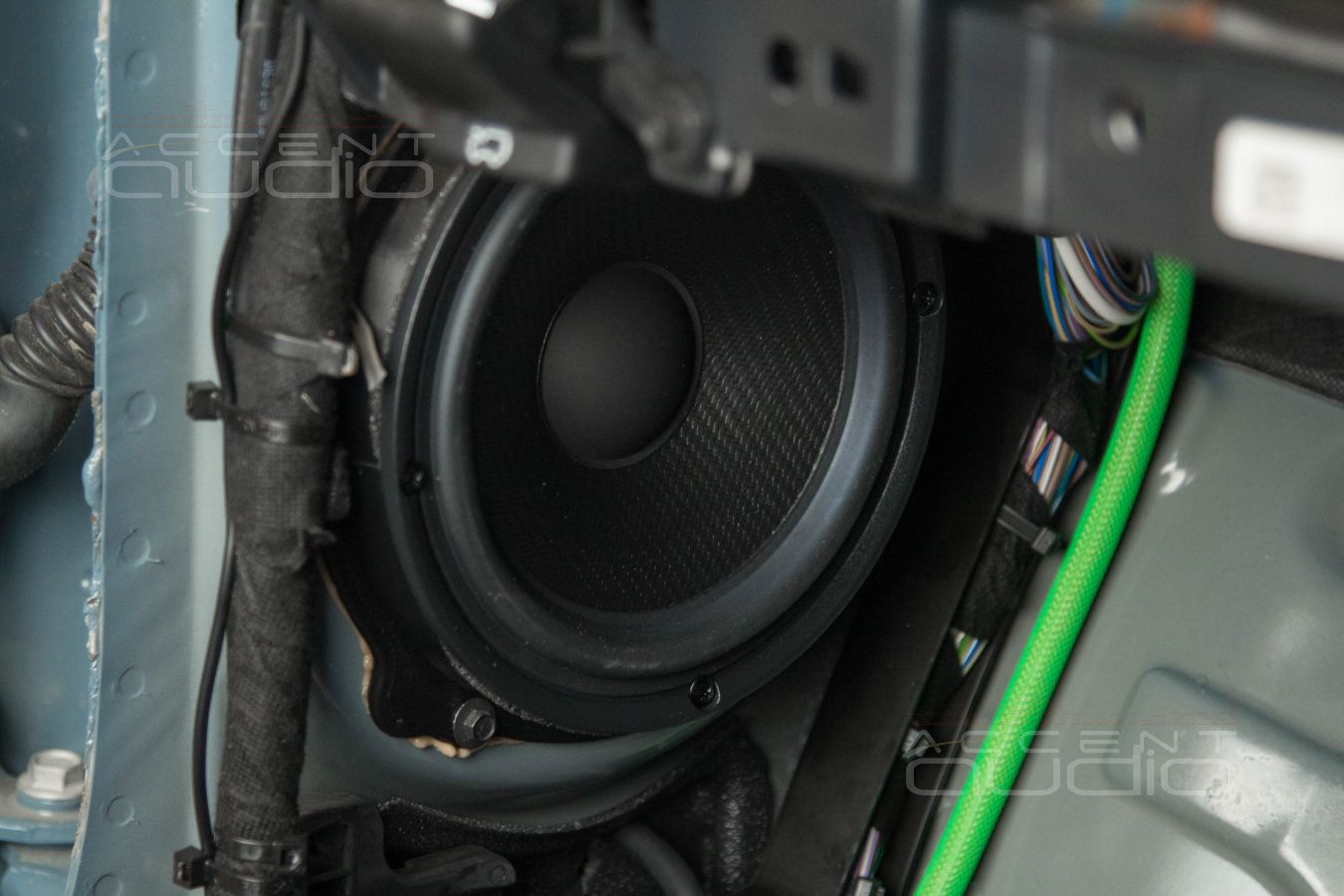 Мидбас SOAudio SO165\38 в Ford Bronco Raptor не в дверях, но штатно