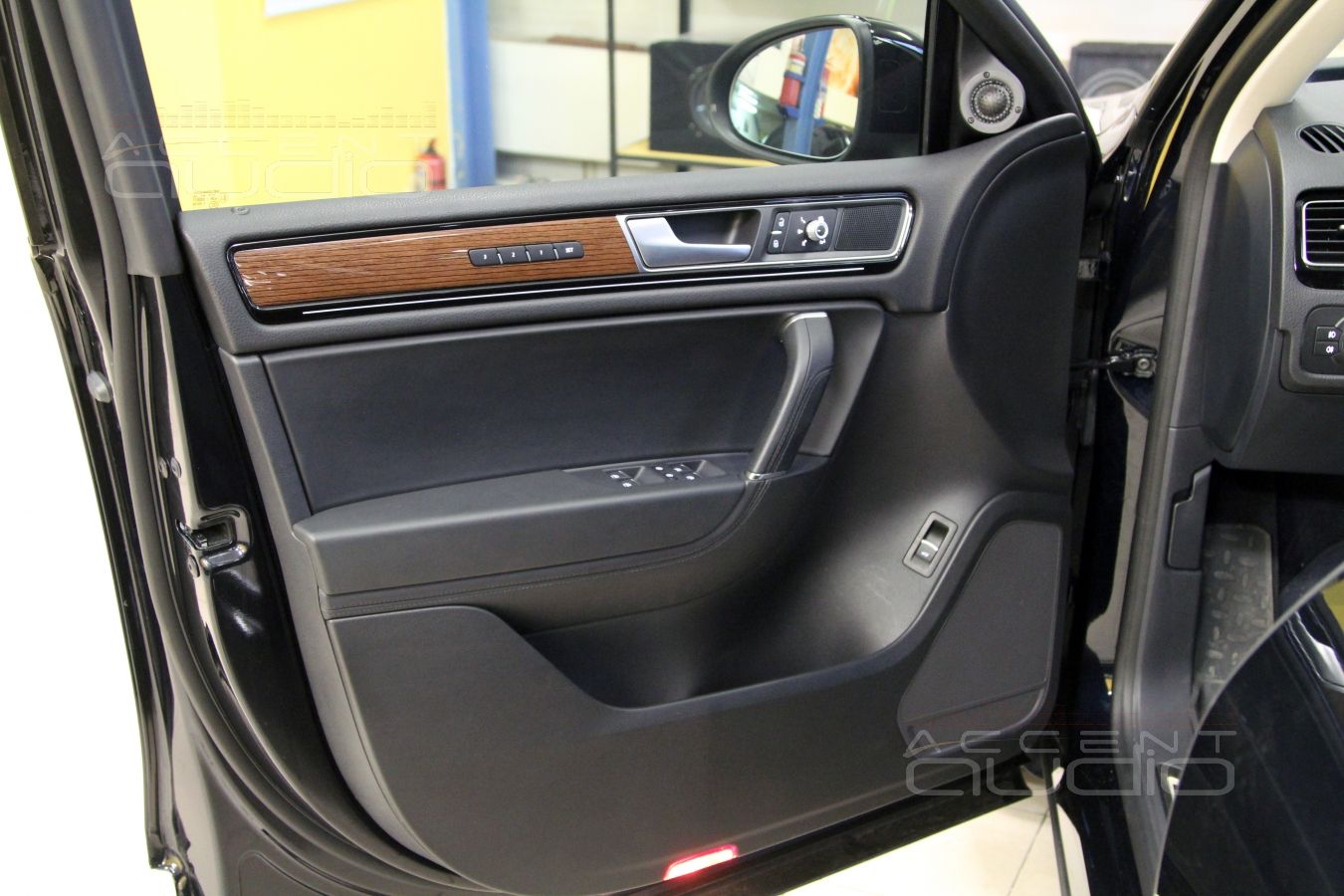 Акустика ScanSpeak в Touareg NF