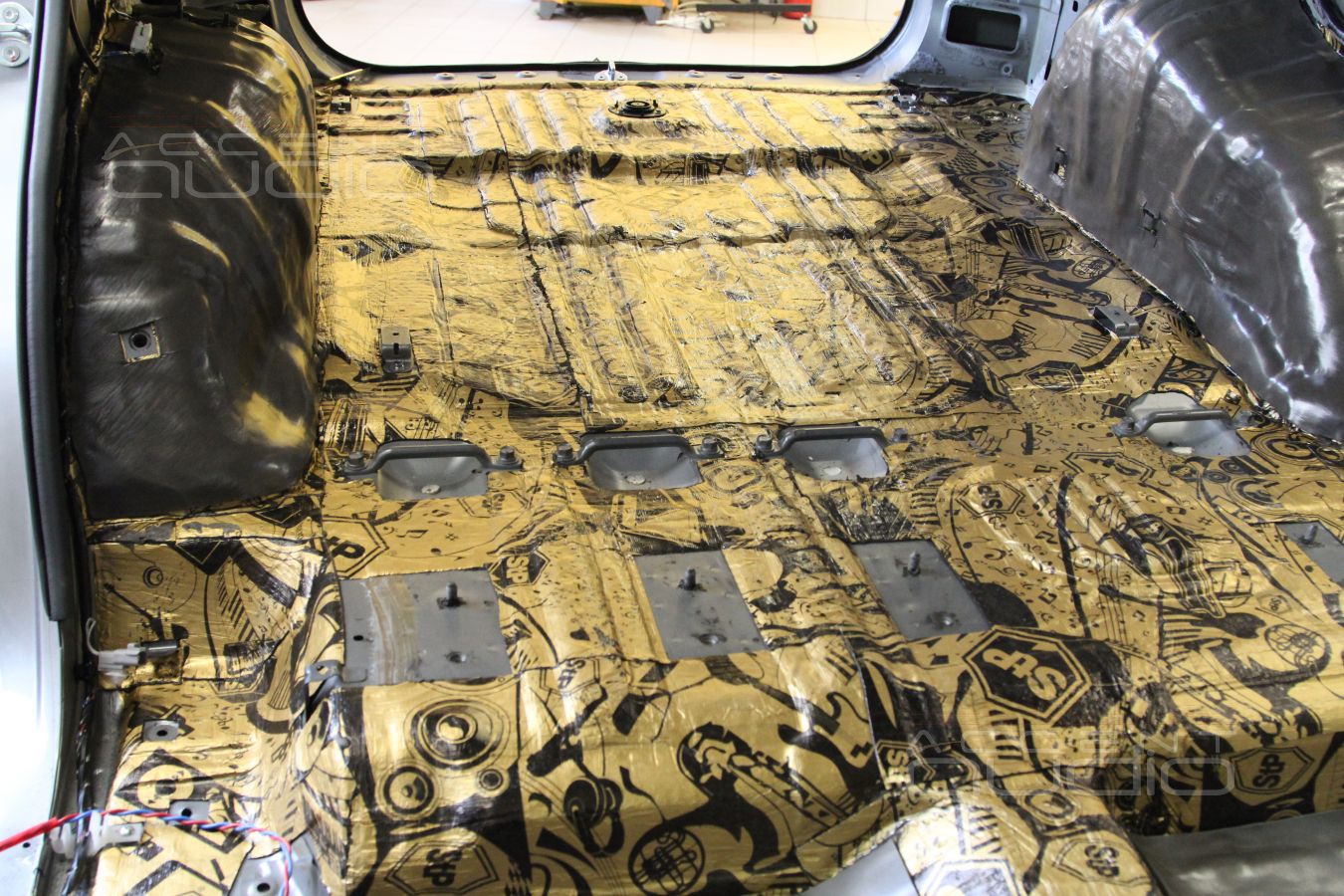 Про нанесение виброизоляции STPGold