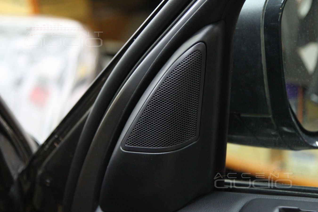 Установка акустики Focal Performance в Range Rover Discovery