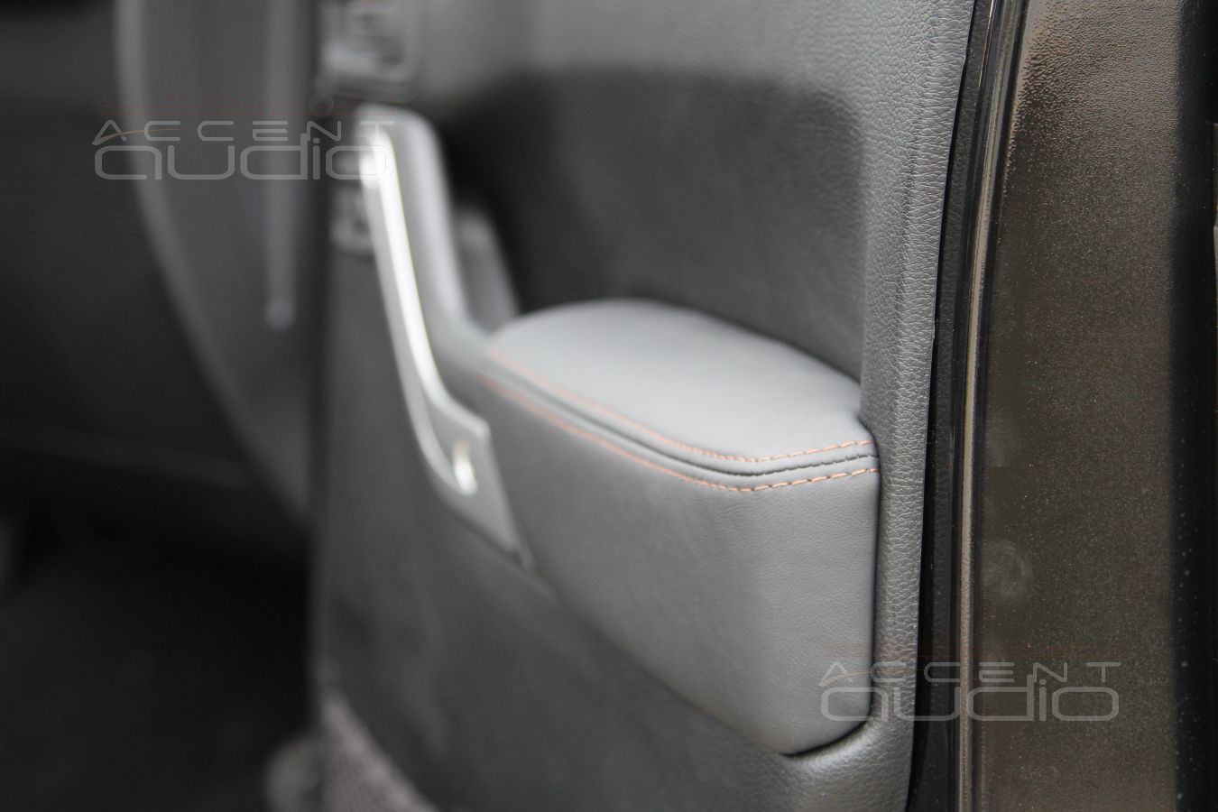 Эксклюзивный кожаный салон Jeep Wrangler