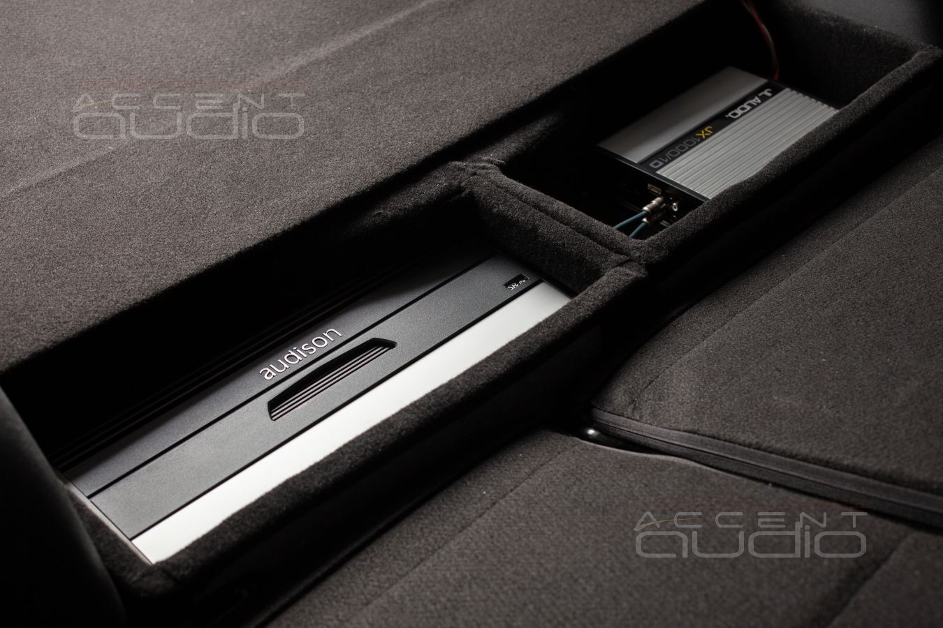 Установка усилителей Audison SRx 2S.1 и JLAudio JX 100\1D в подполье багажного отсека