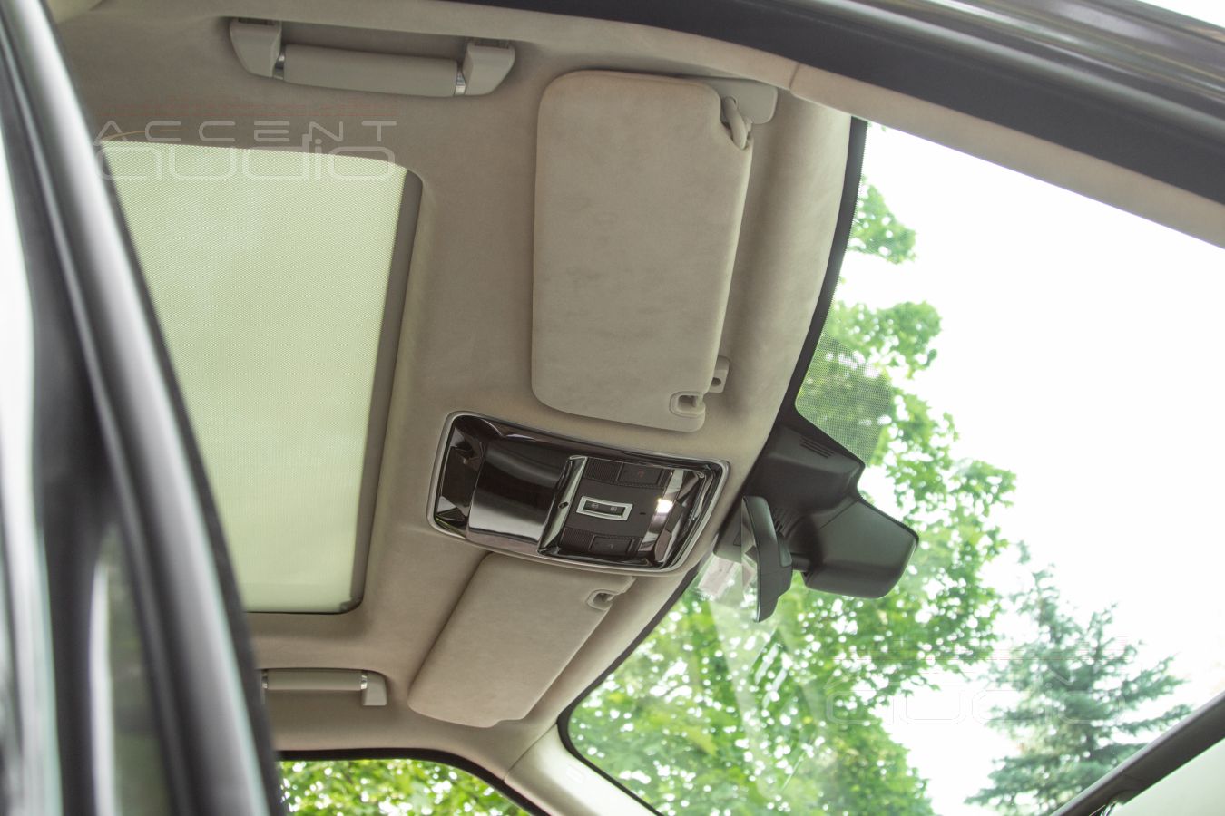 Крыша в алькантару – это же Range Rover !