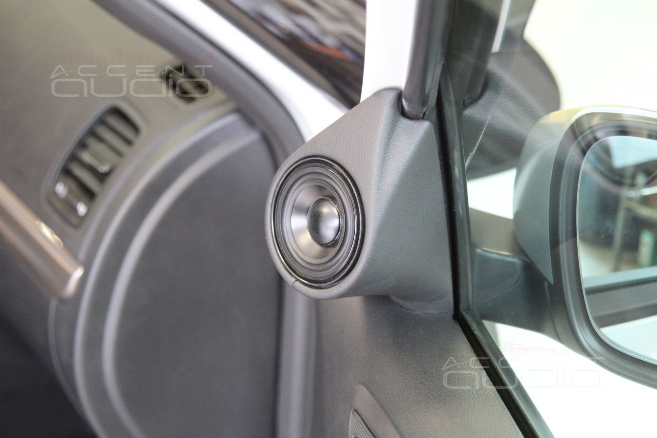 Подиумы для СЧ-ВЧ излучателей Skoda Yeti