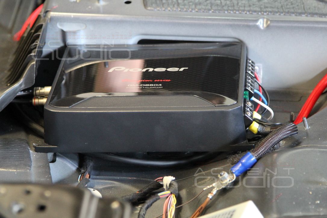 Установка усилителей в Mercedes-Benz GLE