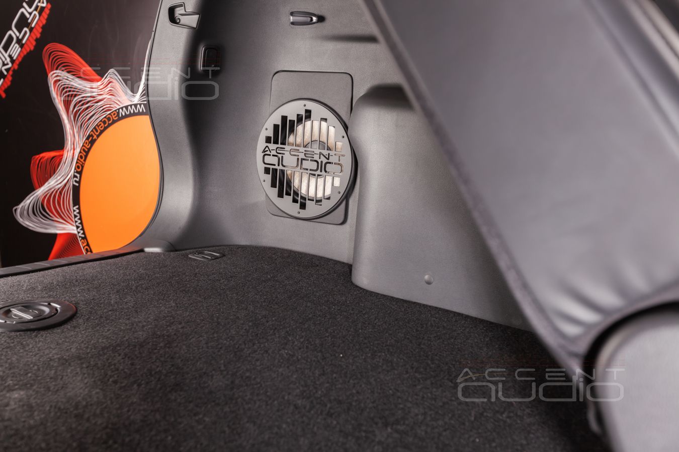 Новая форма для нового Mitsubishi Pajero Sport: интеграция сабвуфера Focal