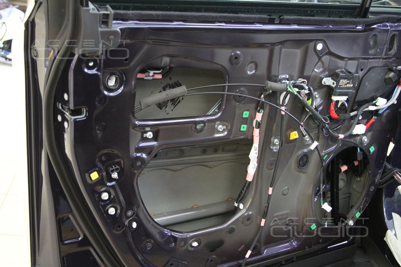 Мидбасы: Установка фронтальной акустики Focal Performance PS165F3 в Lexus RX350 