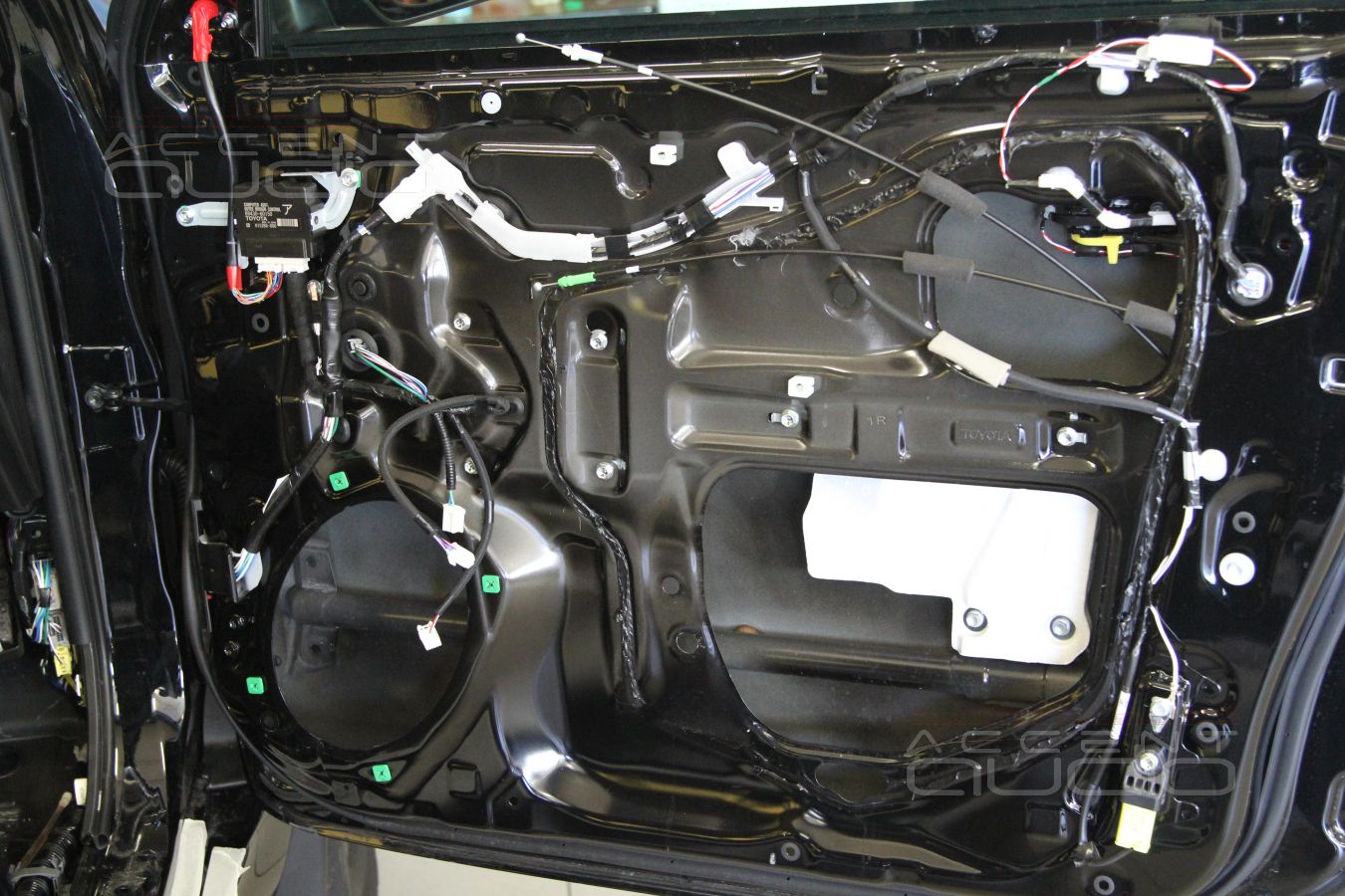 Шумоизоляция Land Cruiser Prado 150