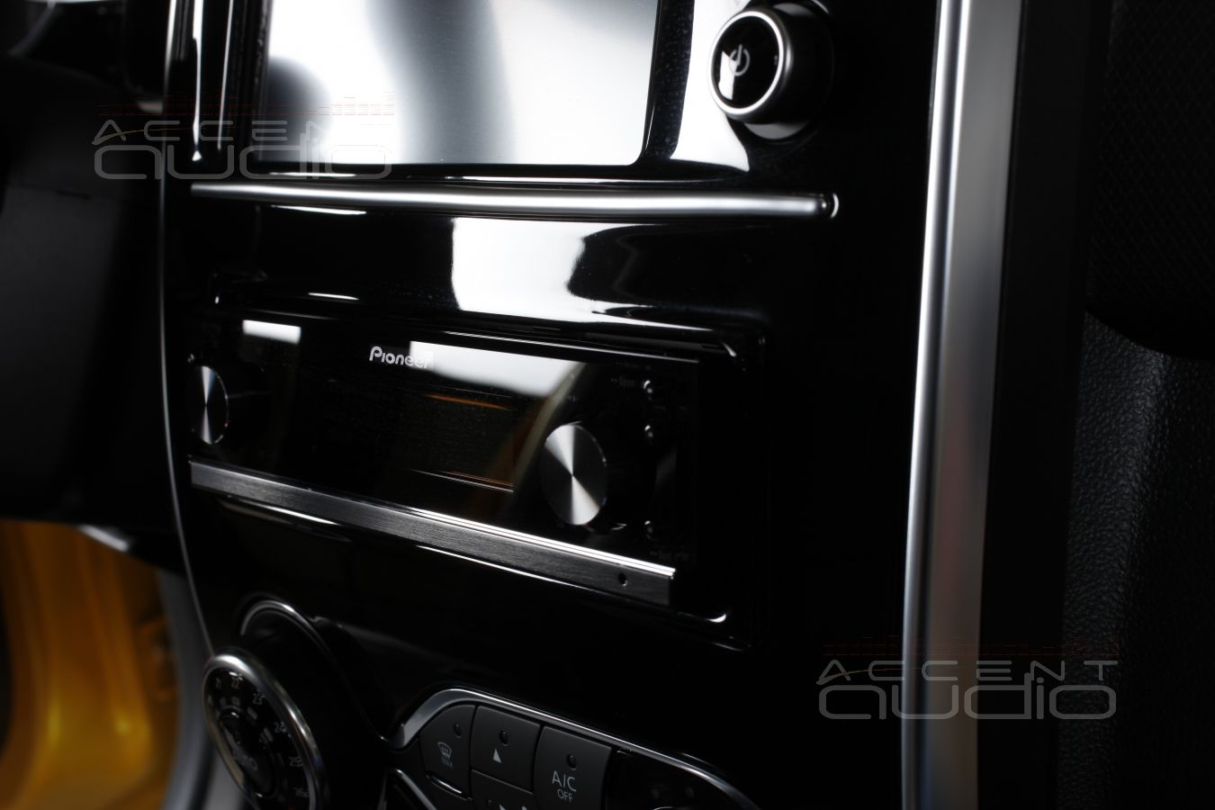 Установка магнитолы Pioneer DEH-P99RS в Renault Clio RS Sport