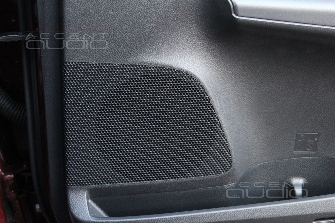 Выбор оборудования и наши решения по звуку для Toyota Rav4