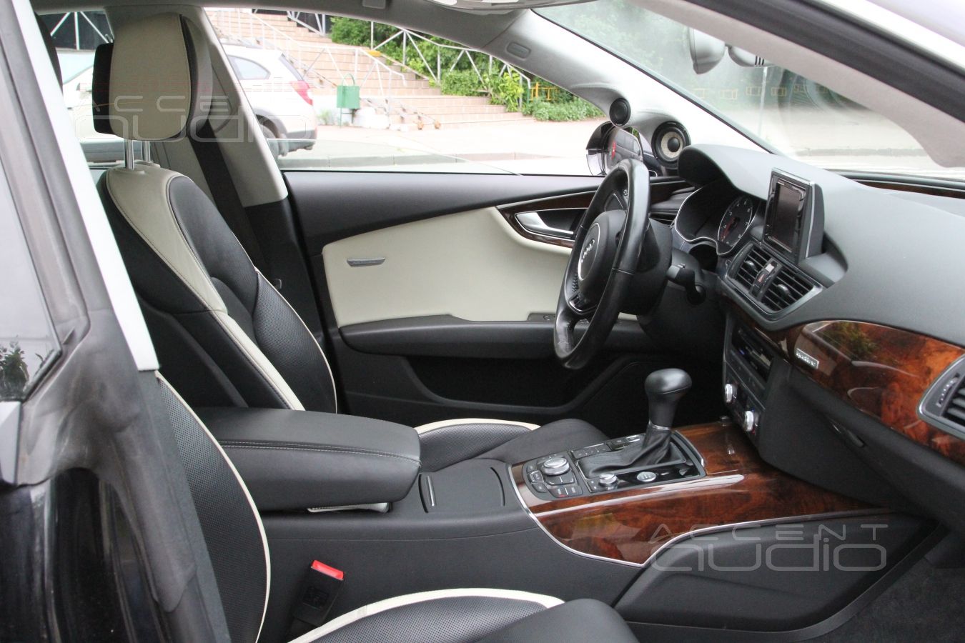 Установка трехкомпонентной акустики в Audi A7