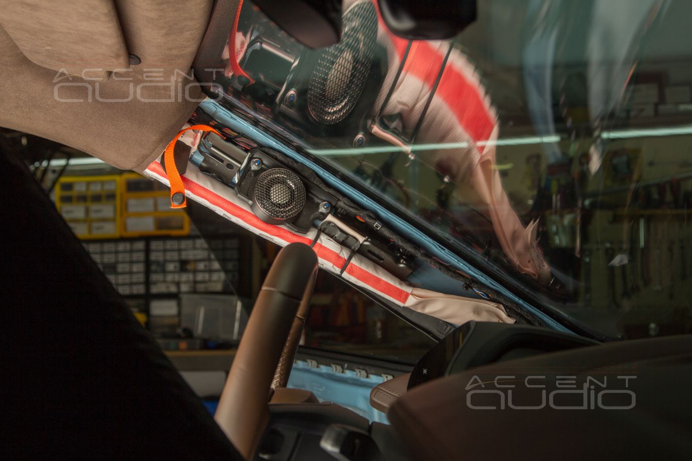 Новые твитеры Brax GL1 штатно в Porsche Taycan