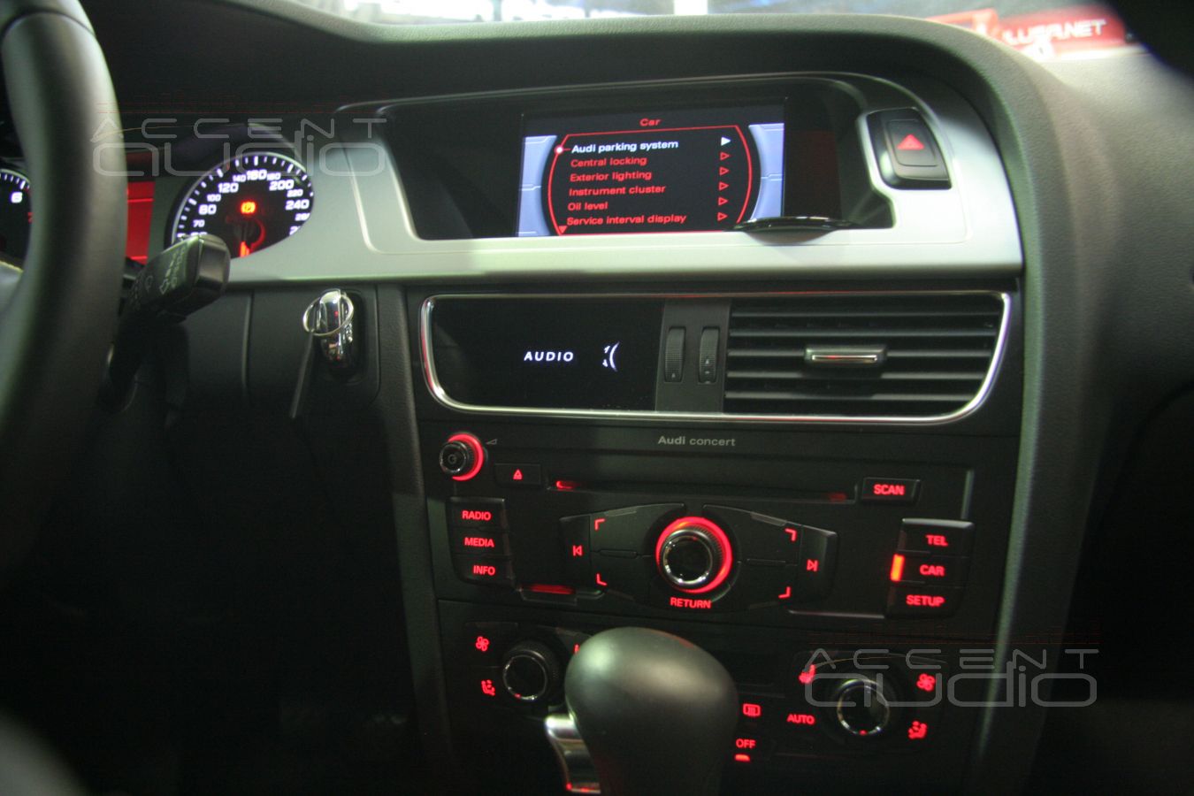 Оригинальная установка Pioneer DEX-P99RS в Audi