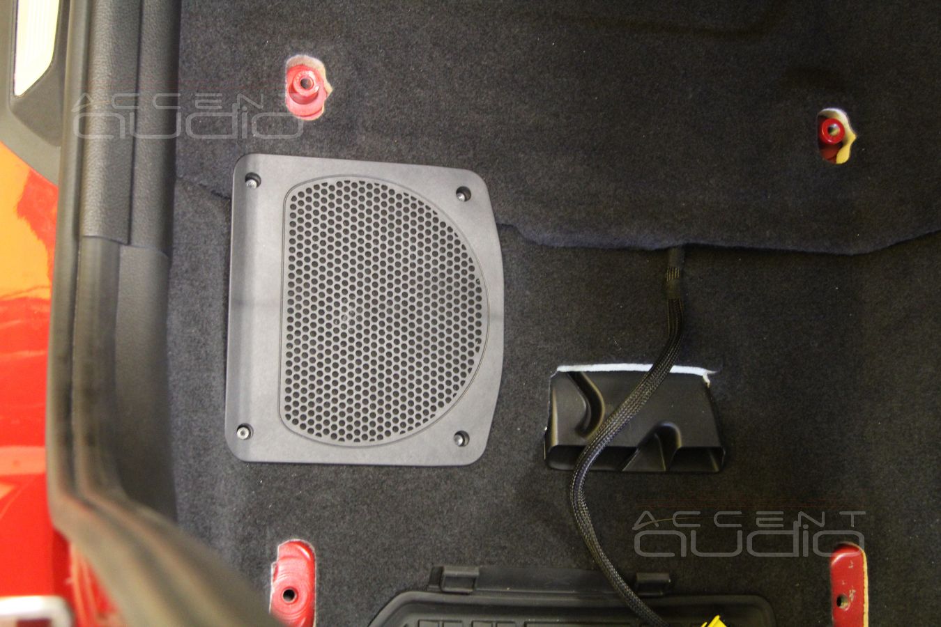 Подсидельные вуферы Blam BM200 XF – под сидения.