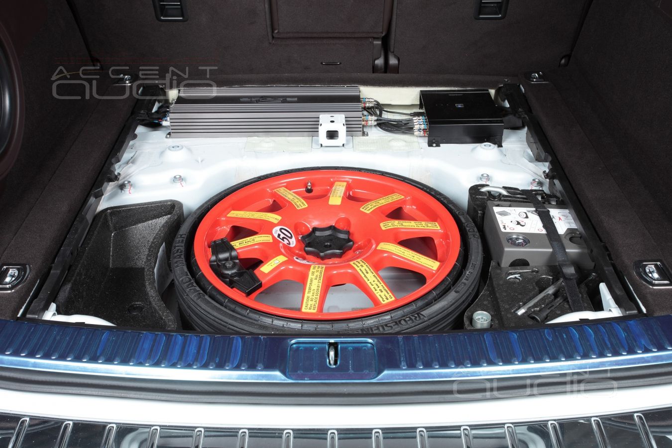 Установка усилителя и аудиопроцессора в Volkswagen Touareg NF