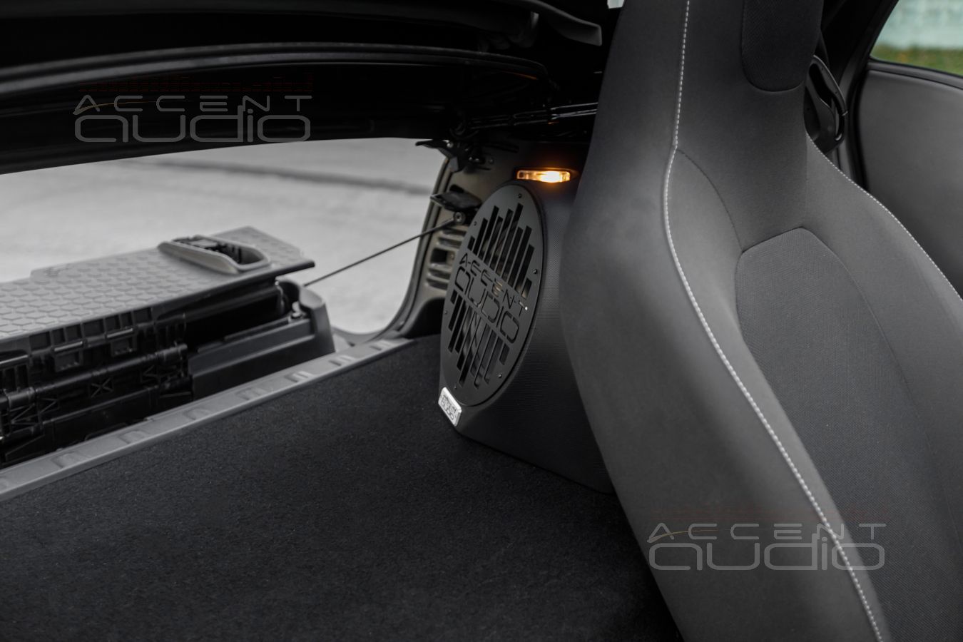 Аудиофильский сабвуфер Dego в Smart Fortwo 