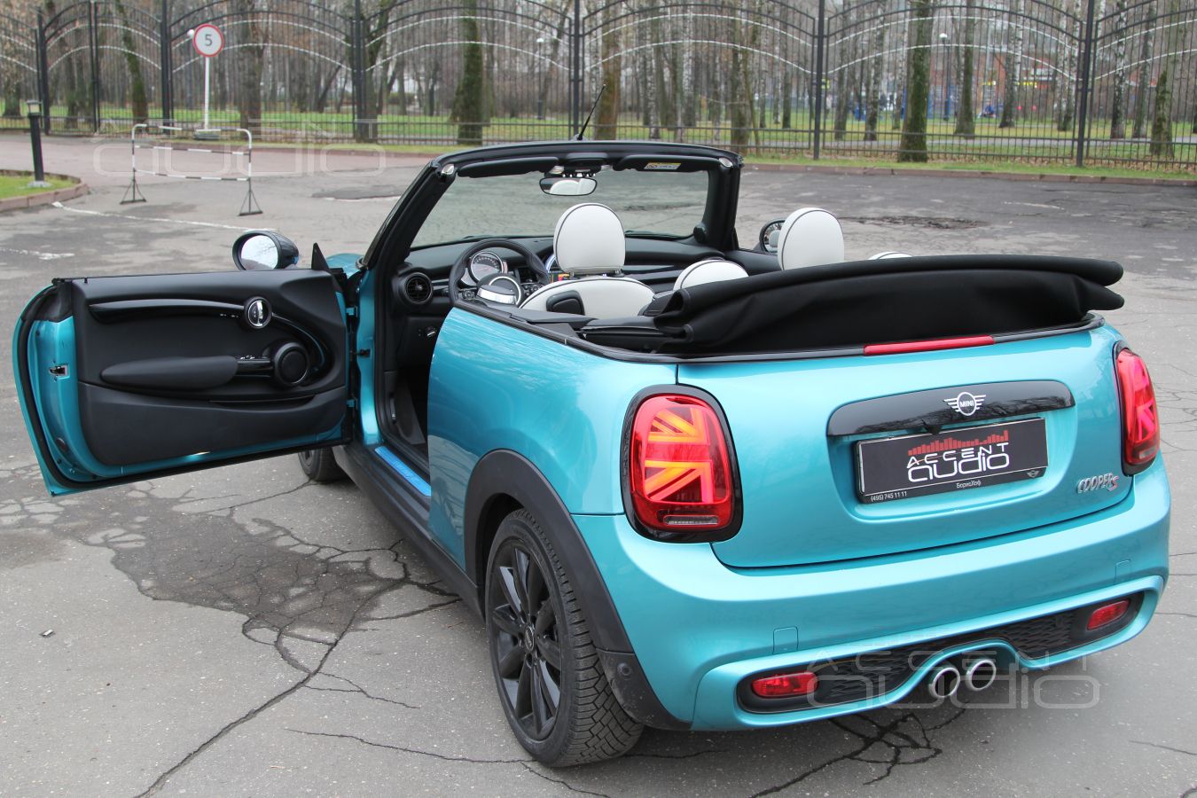 Не только динамики и усилители, но ещё и точная настройка компонентов: новое звучание Mini Cooper S