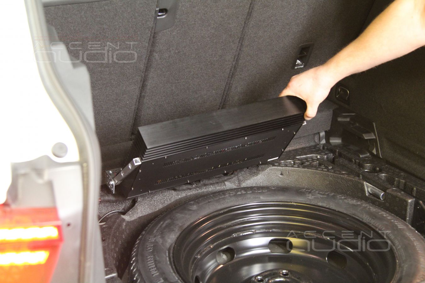 Интеграция пятиканального усилителя E.O.S в новом Volkswagen Tiguan