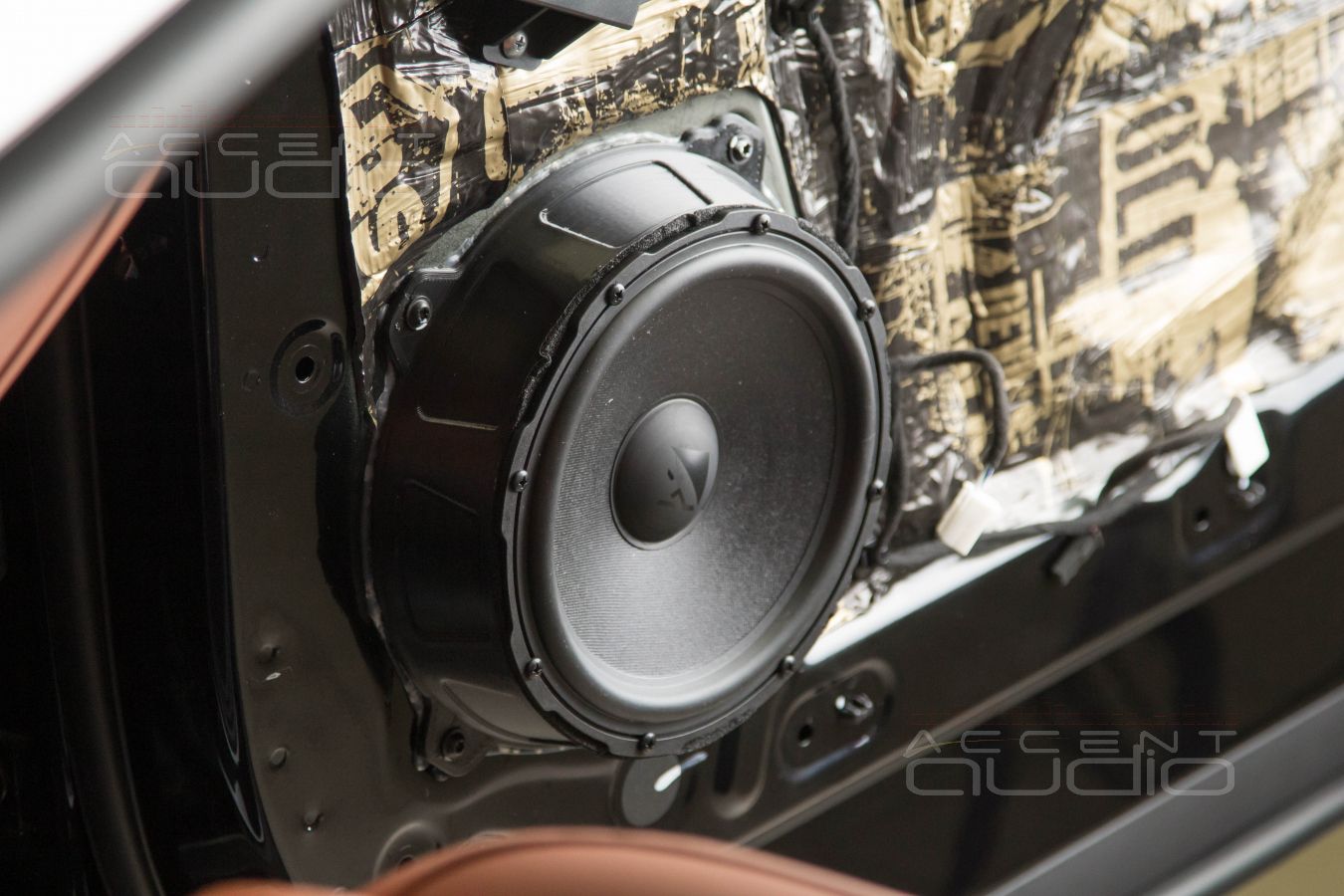 Новые 200 мм мидбасы Helix в Lixiang Li7 и полная аудиоподготовка дверей