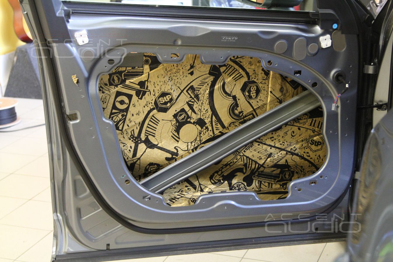 Аудиоподготовка дверей Volvo XC 60