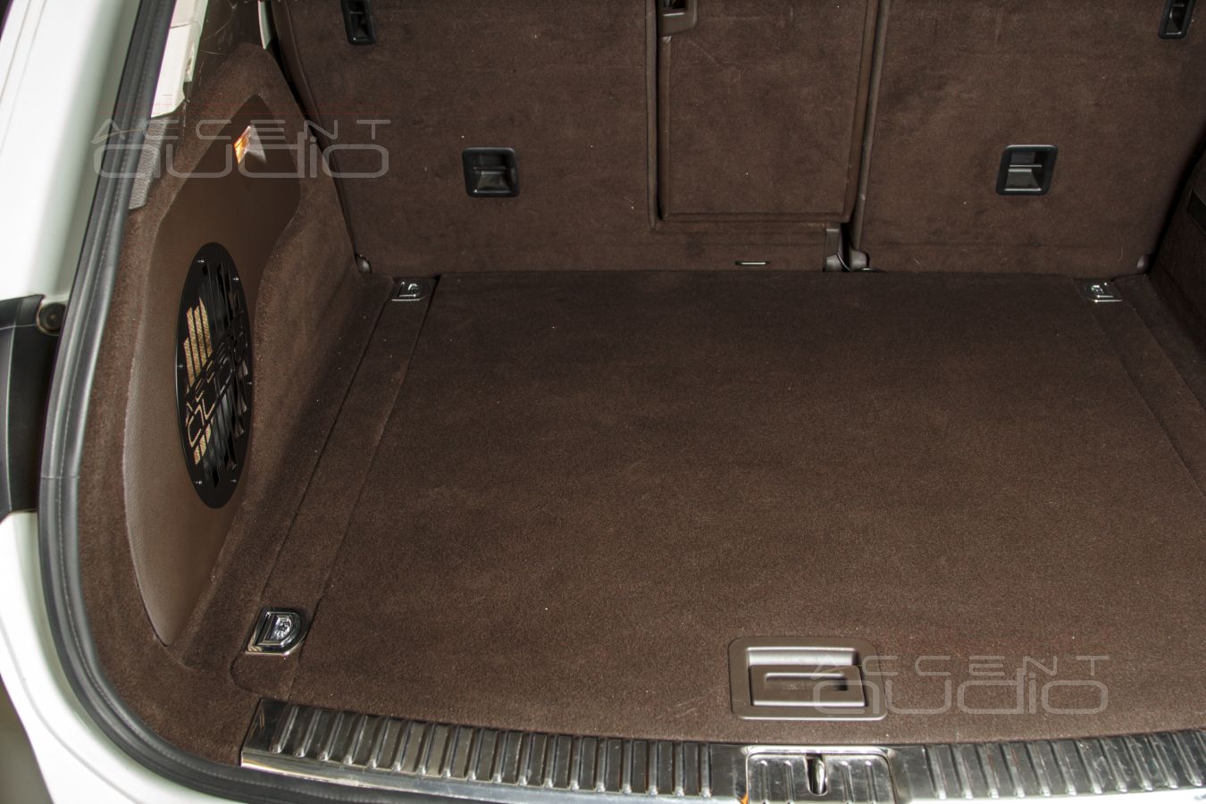 Update 2023: наше лучшее решение по исполнению корпуса сабвуфера для Touareg