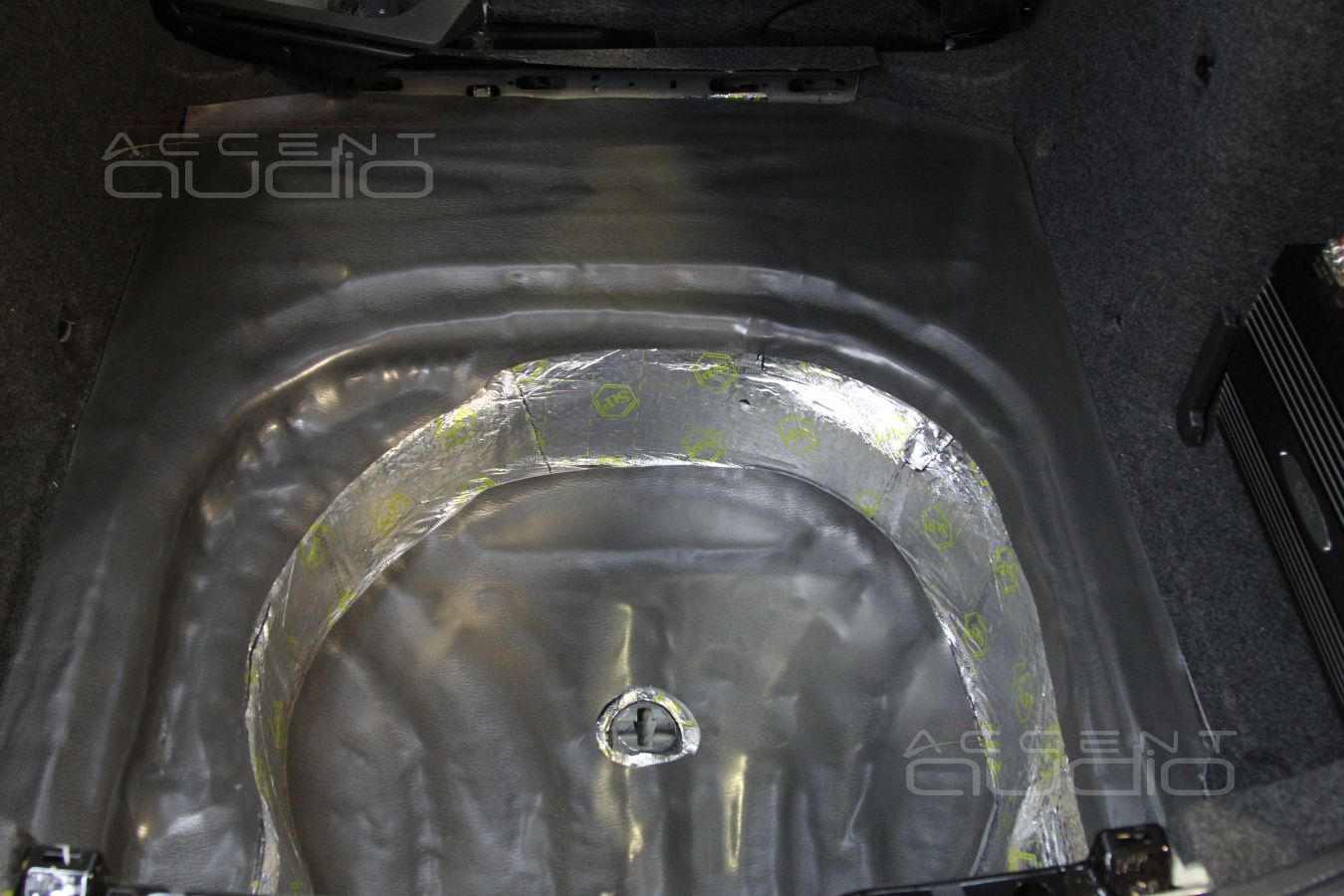 Установка усилителей и процессора в Skoda Octavia 3