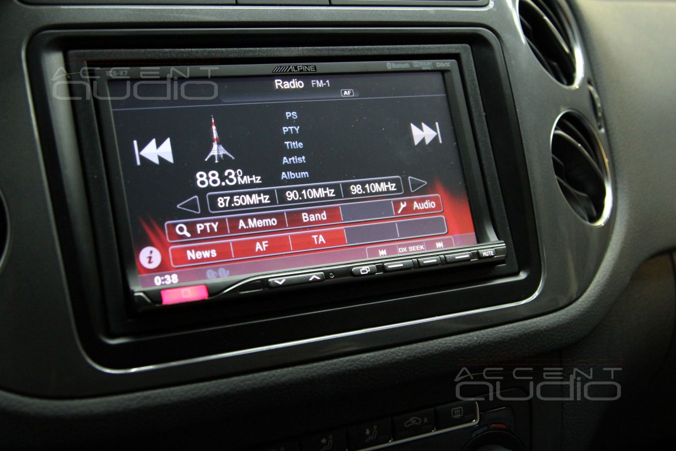 Alpine ICS-X7 в Volkswagen Tiguan 2013