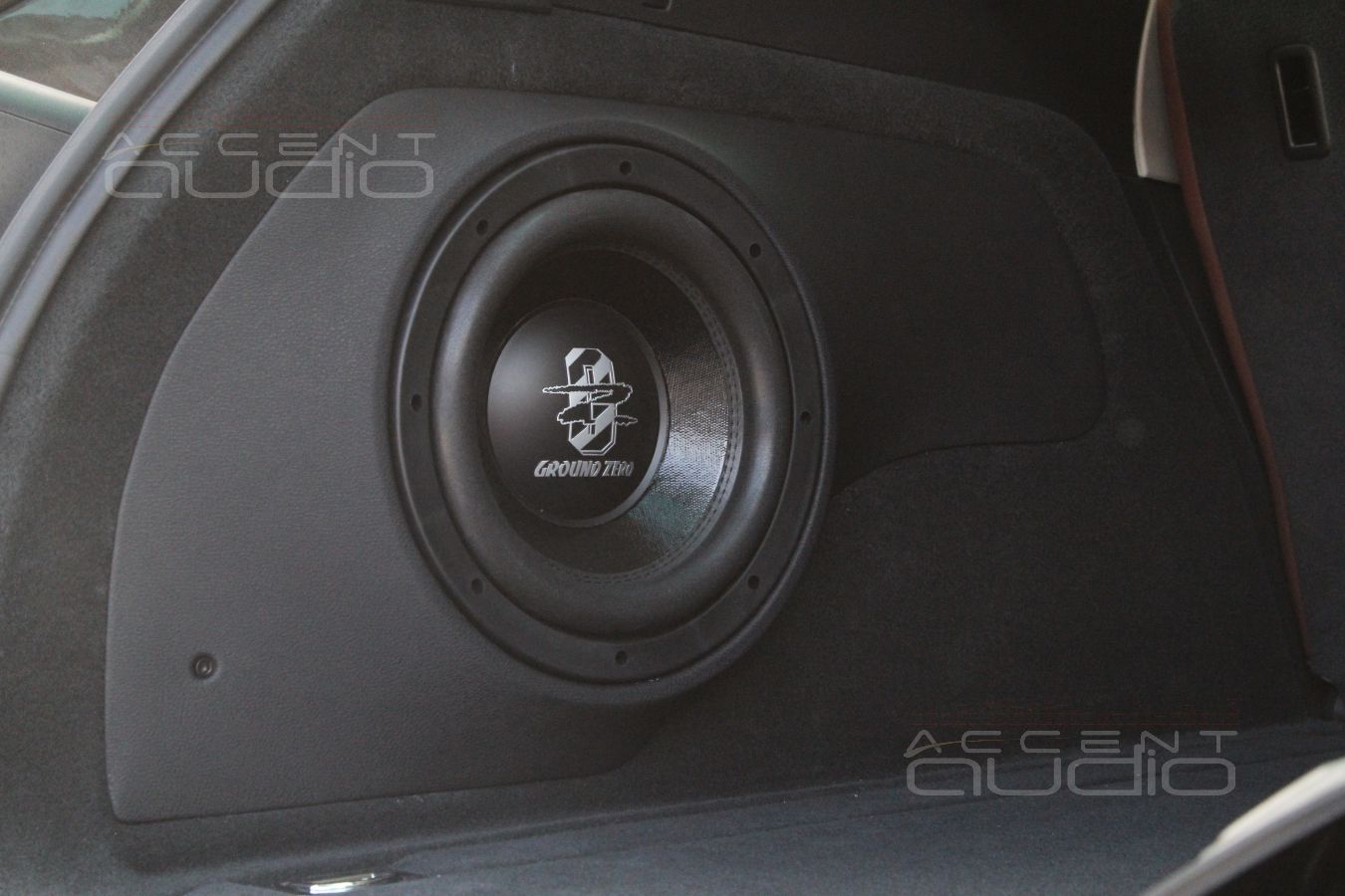 Touareg Update: Black Edition - очередная работа на машине с черным салоном