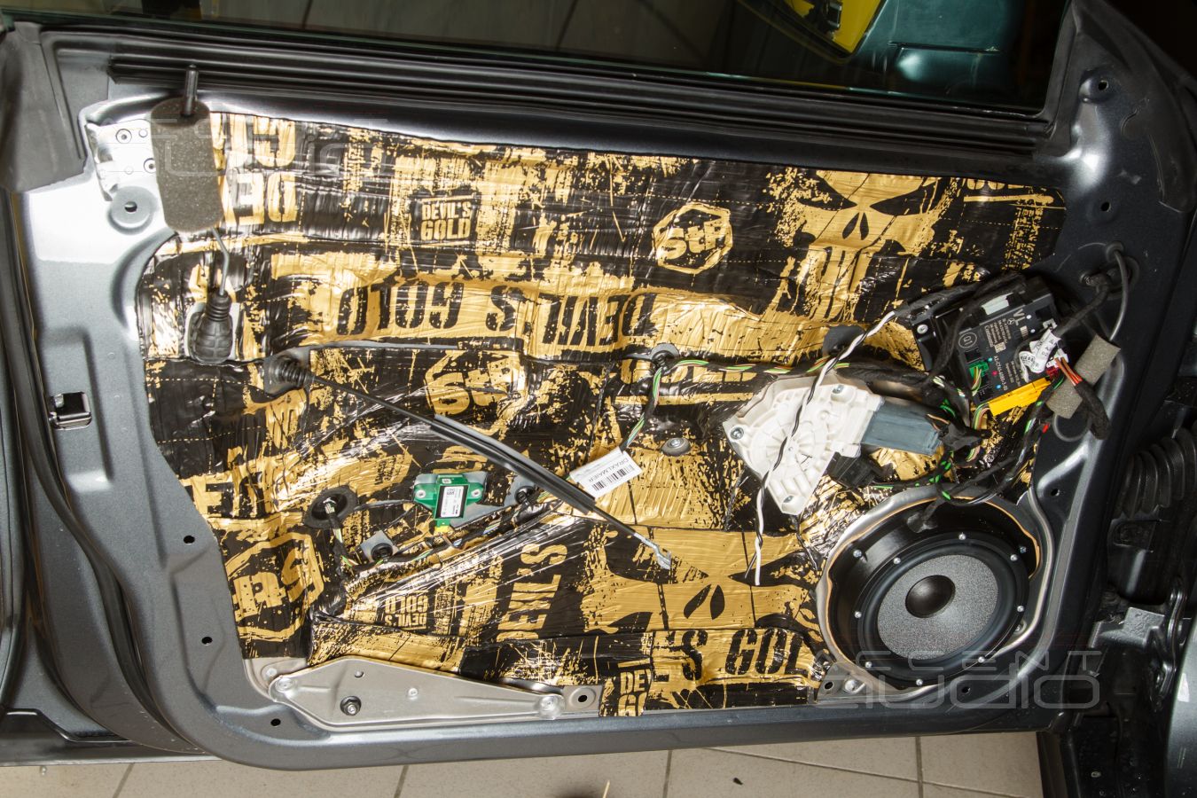 Аудиоподготовка дверей Mercedes CLS и установка акустики Brax и Focal