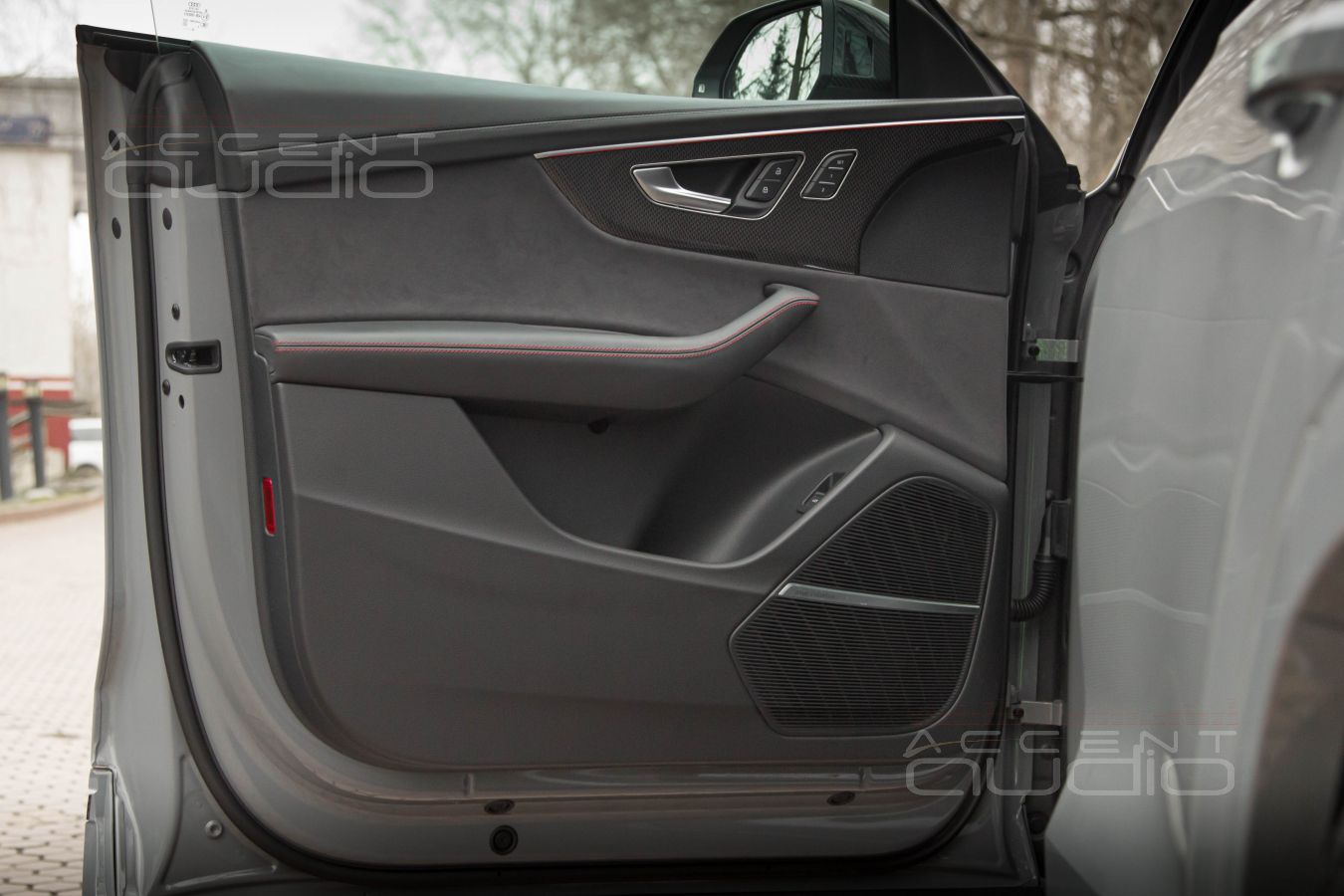 Правильная, технологичная, быстрая, красивая установка новых мидбасов в Audi SQ8