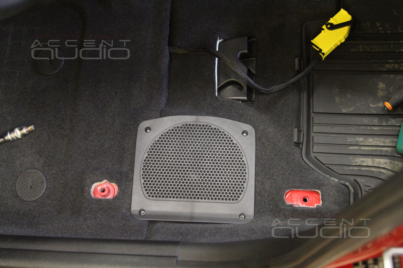 Подсидельные вуферы Blam BM200 XF – под сидения.