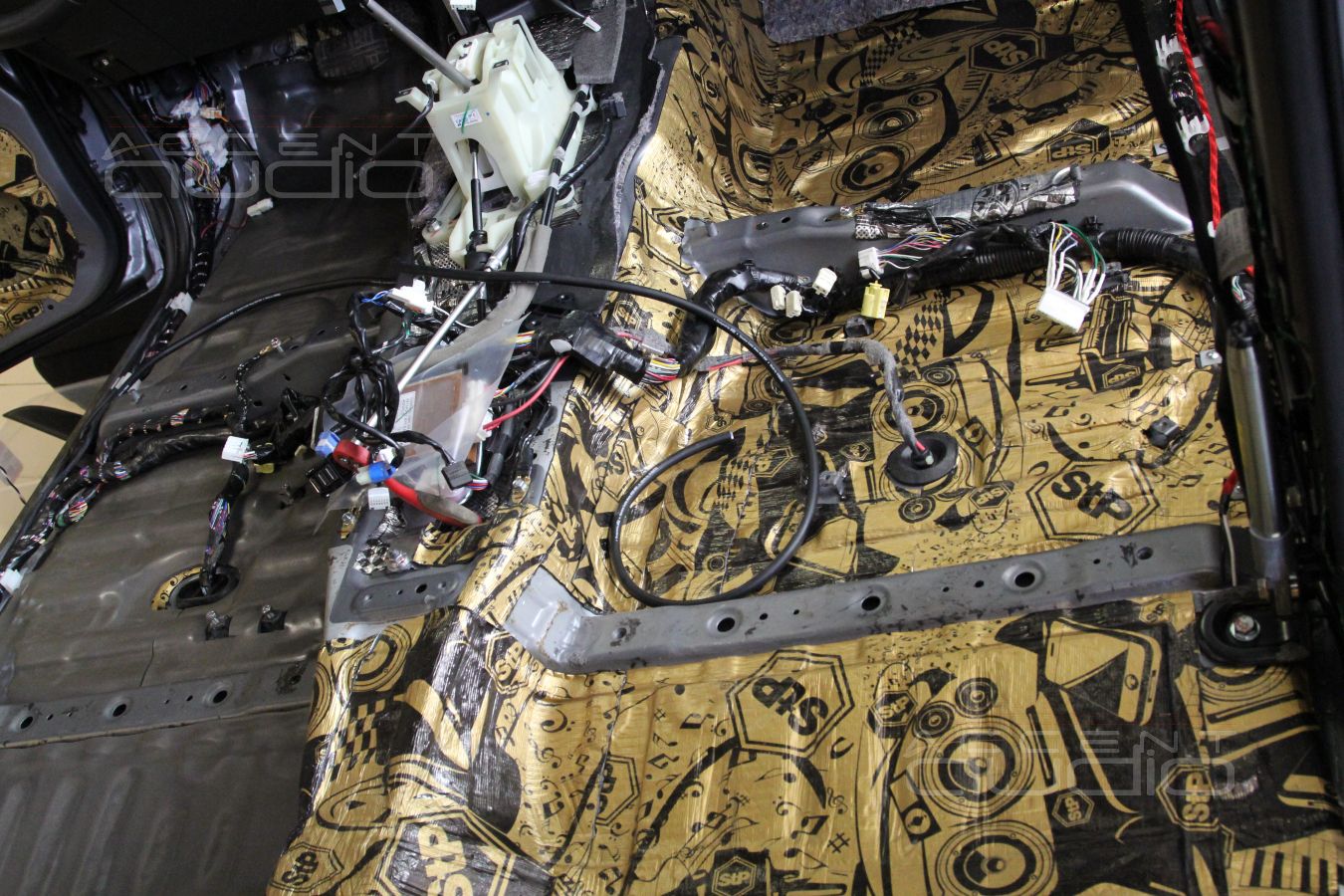 Про нанесение виброизоляции STPGold