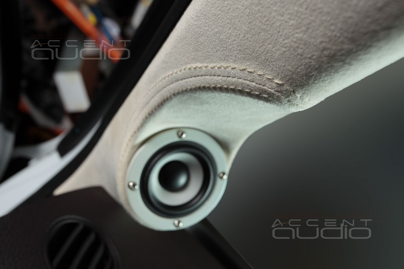 Среднечастотные твитеры Bewith A-50 в Volkswagen Touareg NF