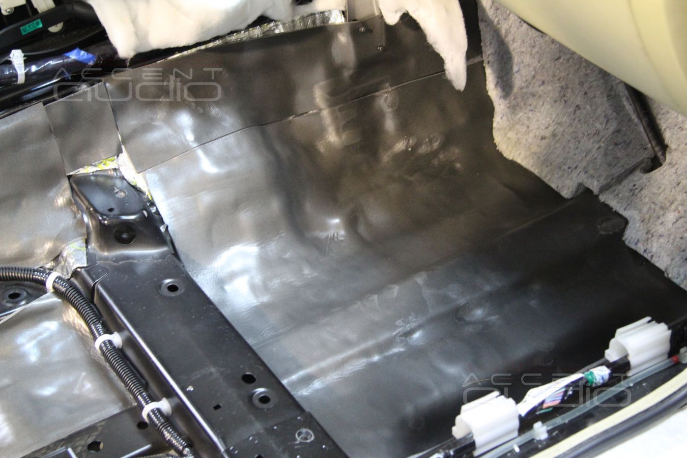 Шумоизоляция Infiniti FX35: теплоизоляционный слой