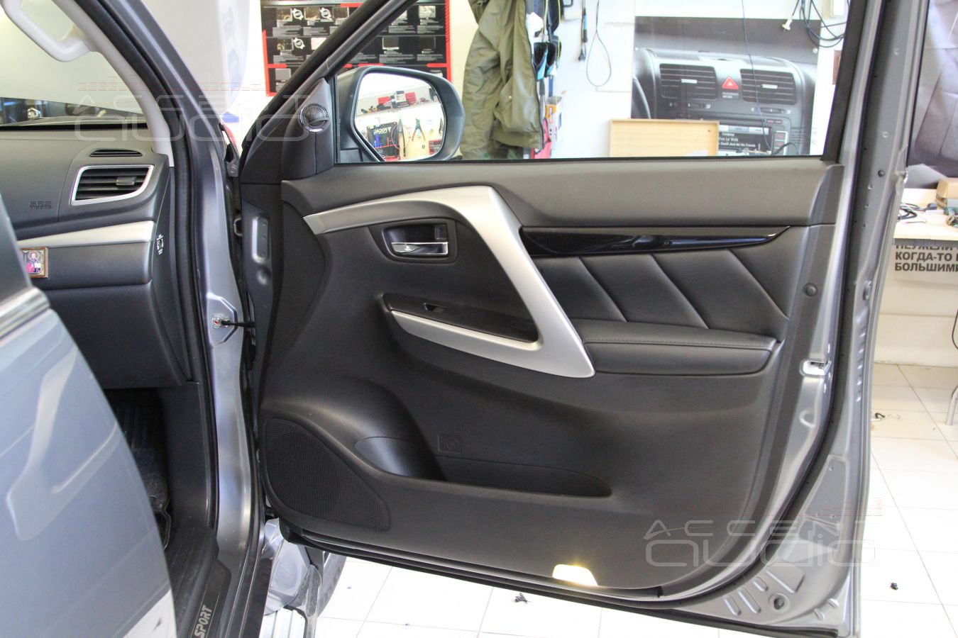 Установка акустики Audison AVK6 & Audison AVX6.5