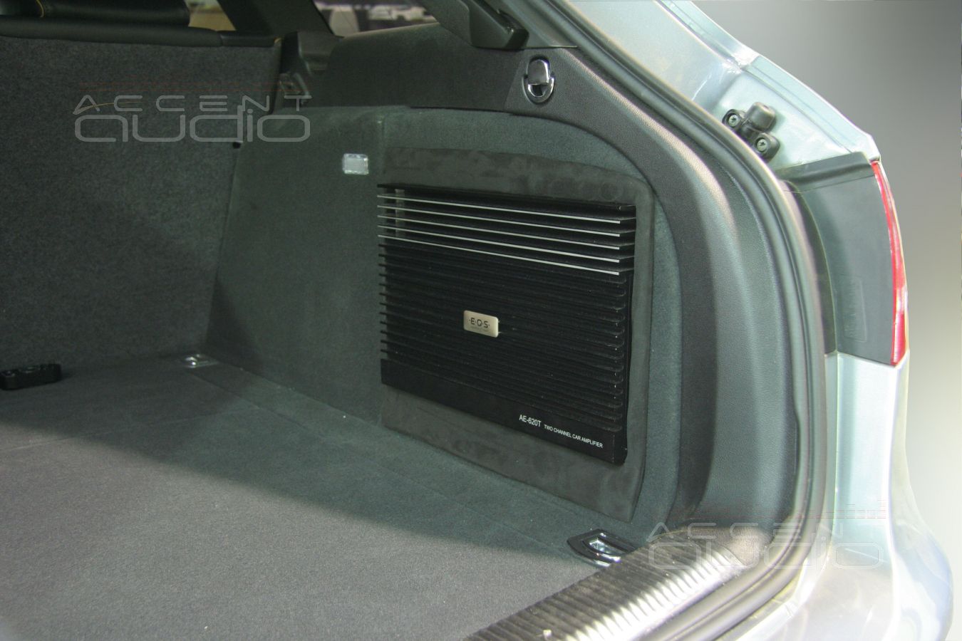 Скрытая установка усилителей в Audi 2011
