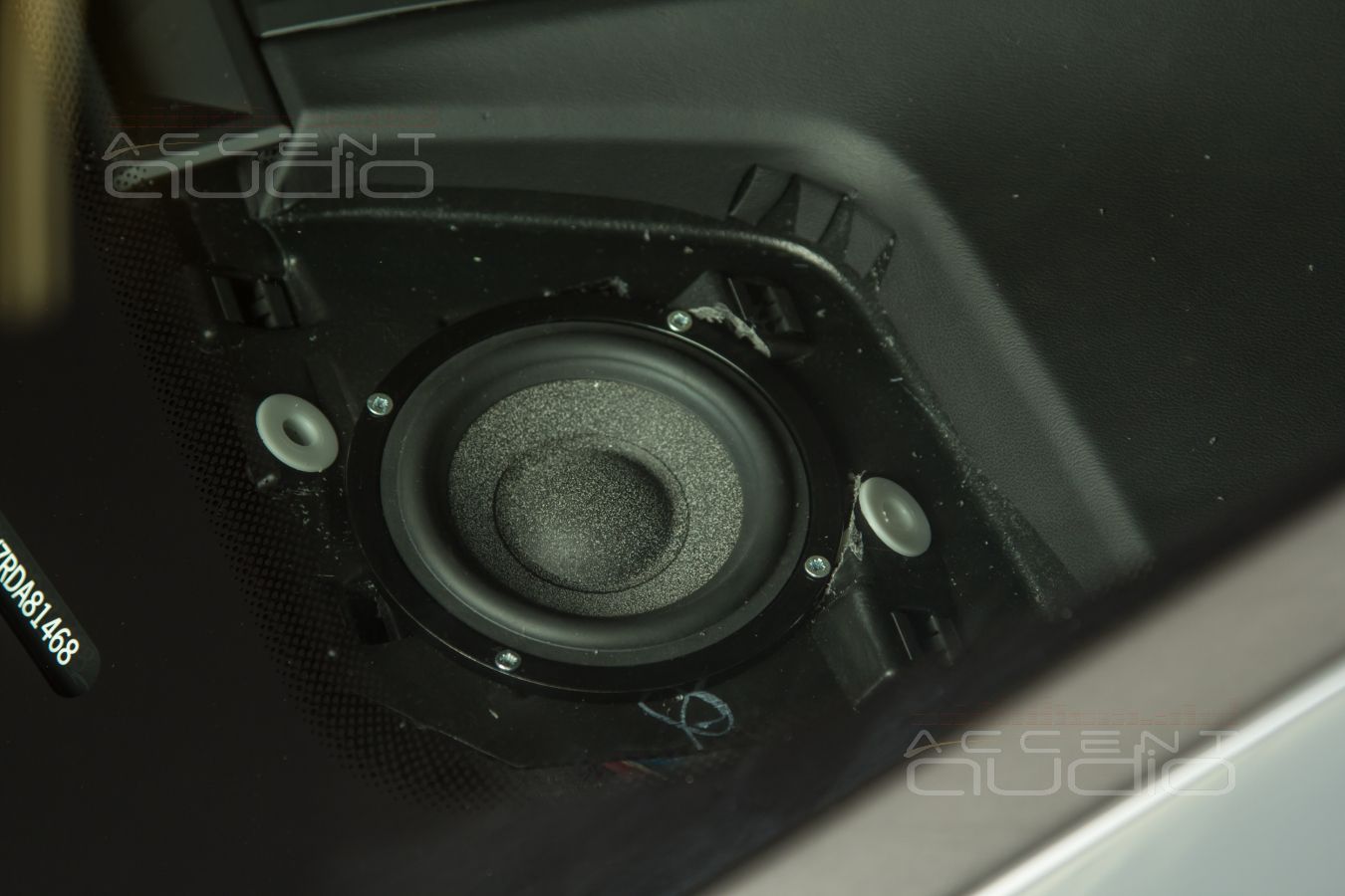 Установка среднечастотных Brax ML3 в новый Porsche Cayenne GT