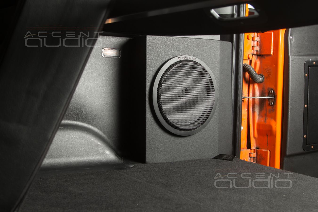 Сабвуфер-стелс специально для УАЗ Патриот – стильная необходимость