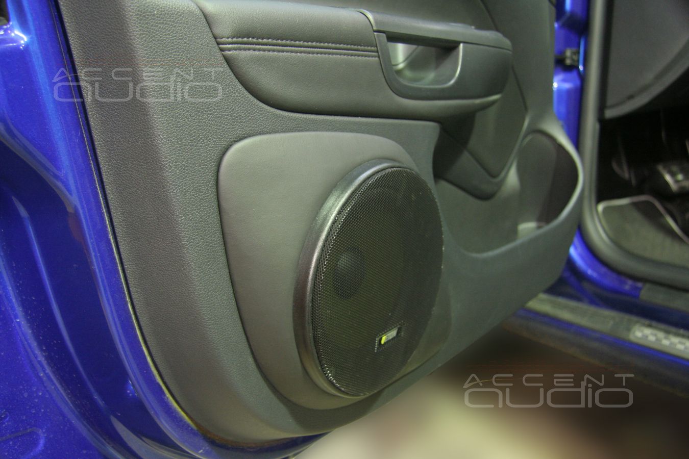 Установка мидбасов Eton A1 в SKODA Octavia RS