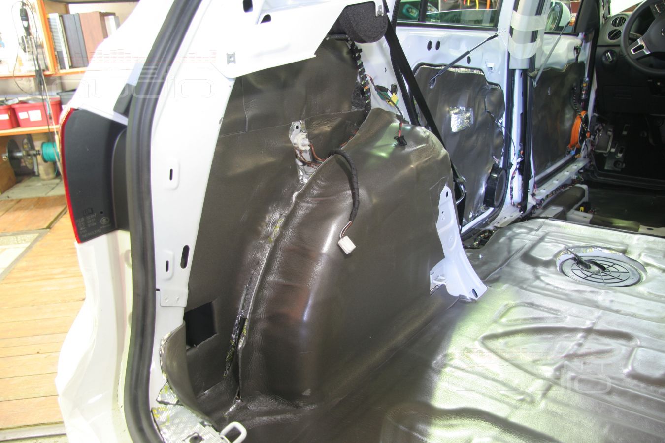 Полная шумоизоляция Volkswagen Tiguan