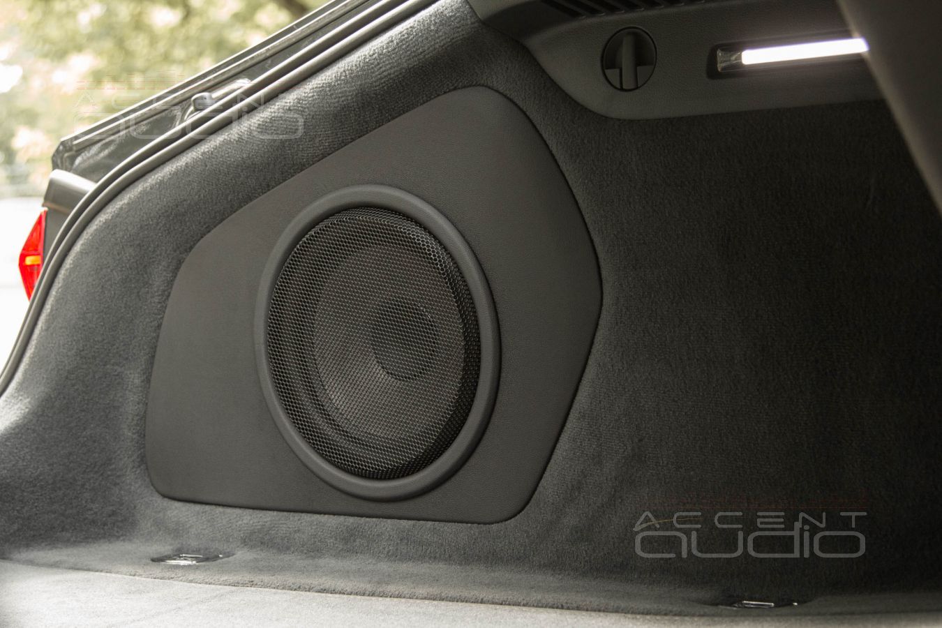 Стильный и уверенный – настоящий сабвуфер в Audi A7