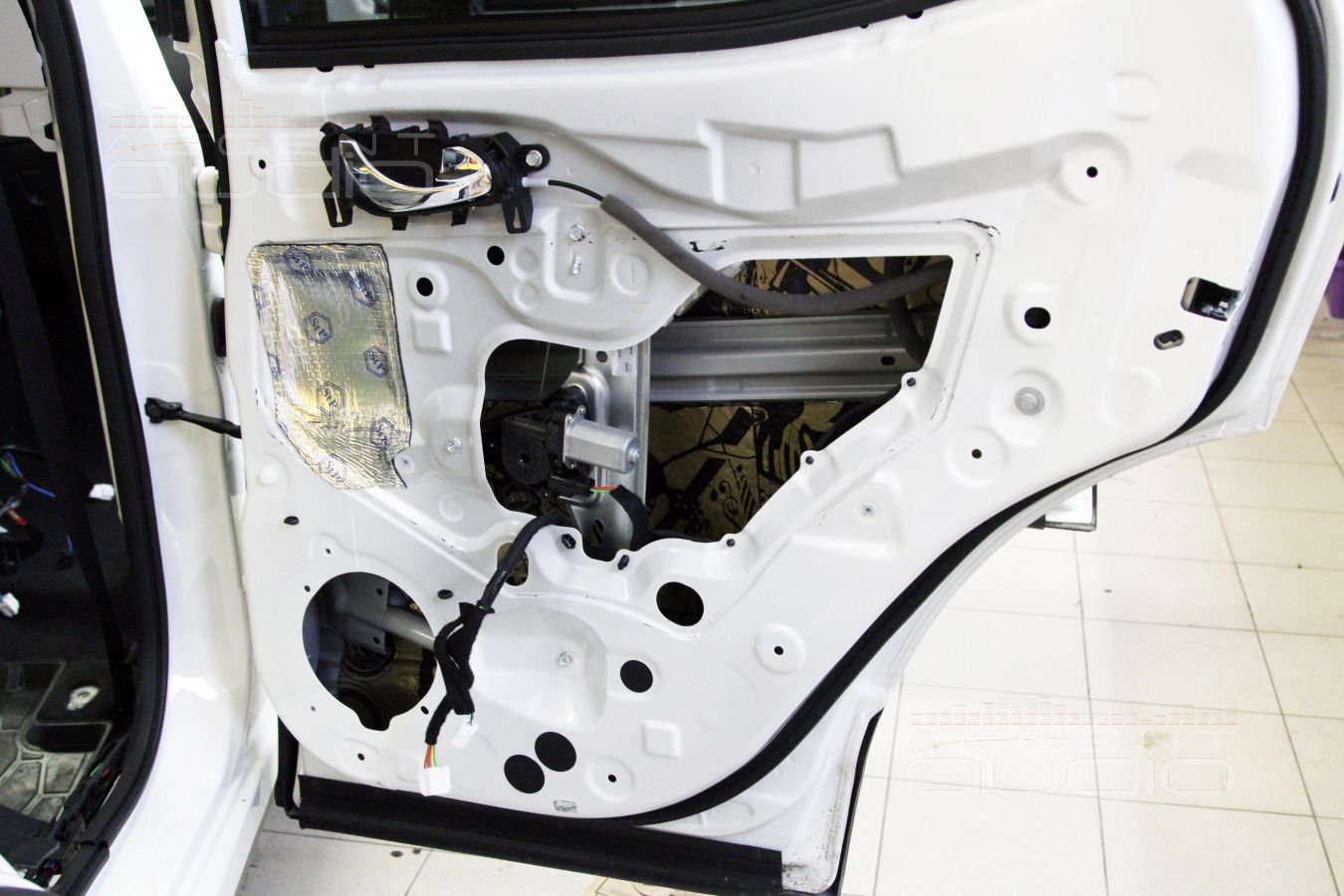 Установка акустики Focal 