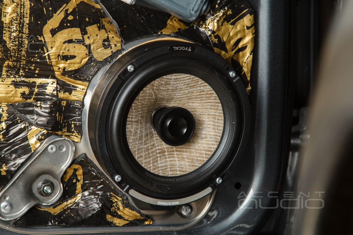 Аудиоподготовка дверей Mercedes CLS и установка акустики Brax и Focal