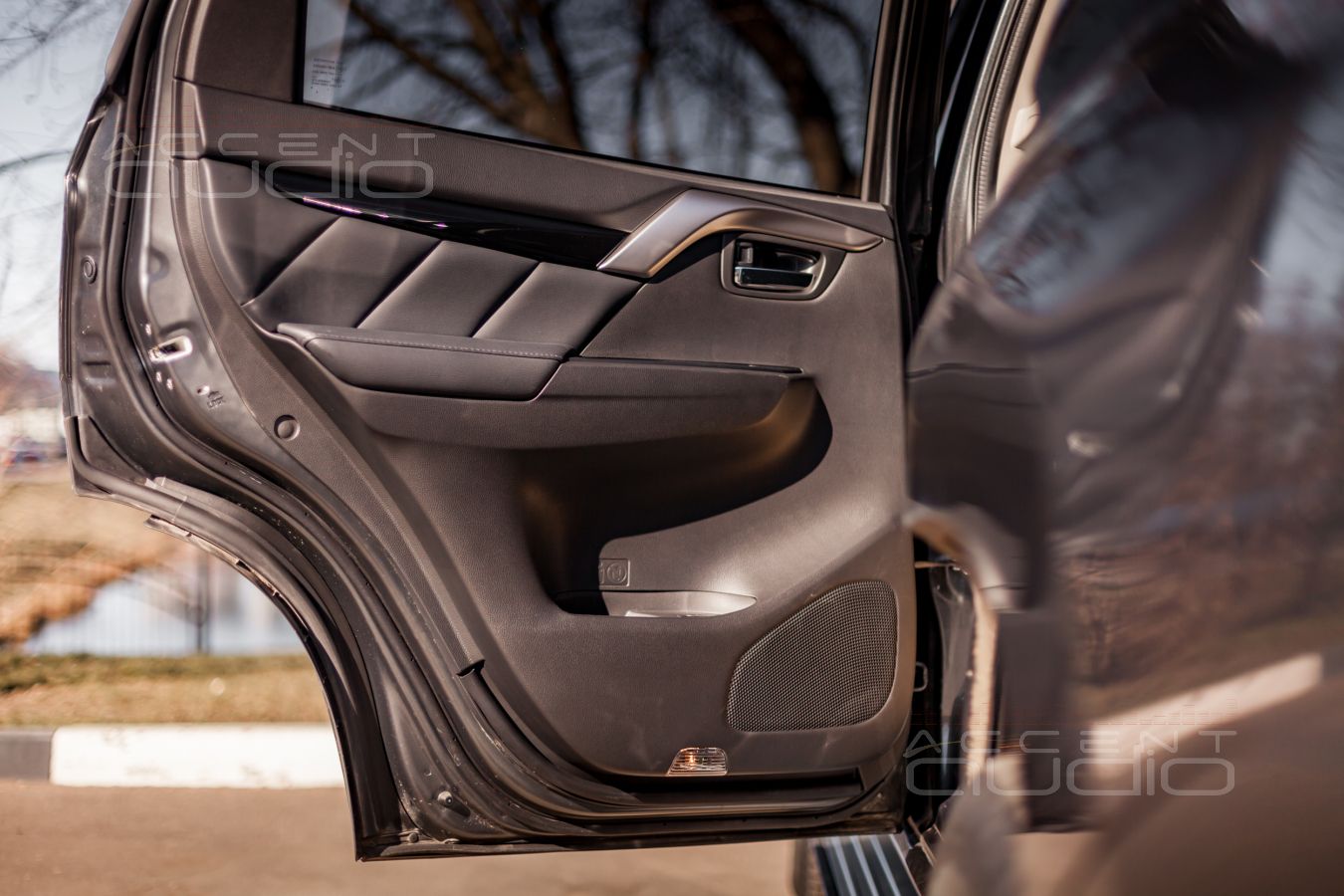 Аудиоподготовка дверей, жесткость и установка акустики Focal Flax в Mitsubishi Pajero Sport